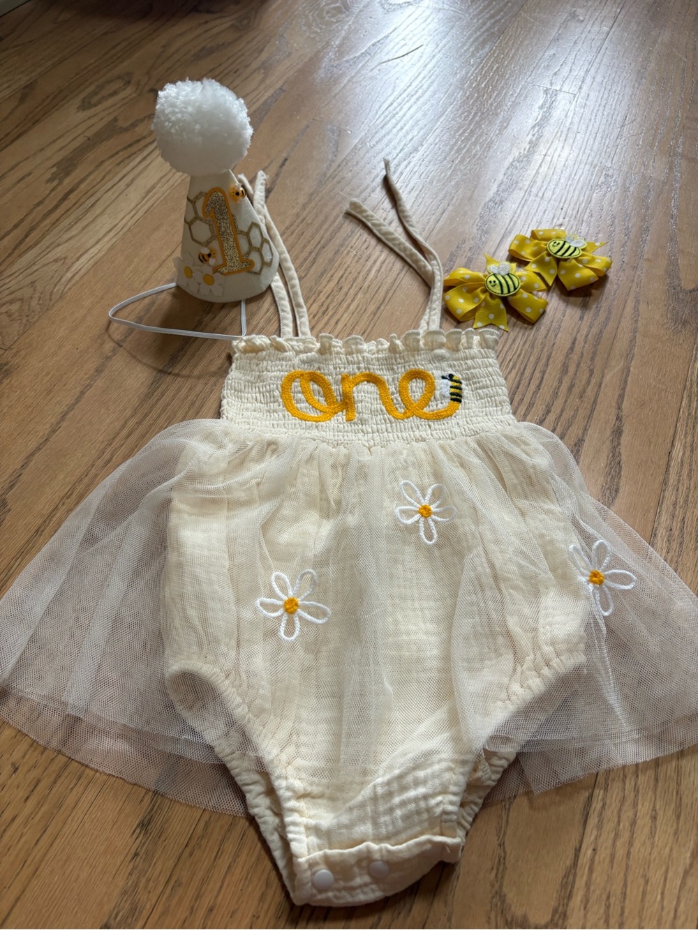 First Bee Day (Birthday)  'One' Outfit with party hat and bows